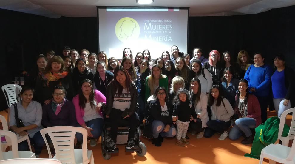 Se presentó en Expo Patagonia Minera el seminario «Mujeres Trabajando en Minería»