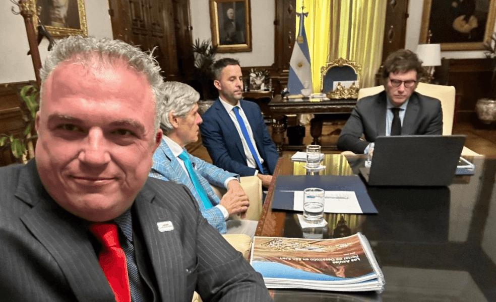 Ejecutivos de McEwen Copper se reunieron con el presidente Javier Milei