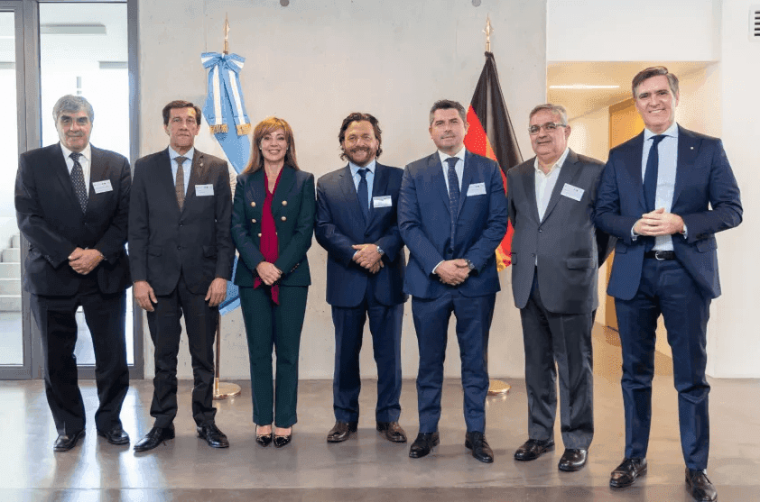 Flavia Royón y gobernadores mineros presentaron el potencial de la industria en Berlín