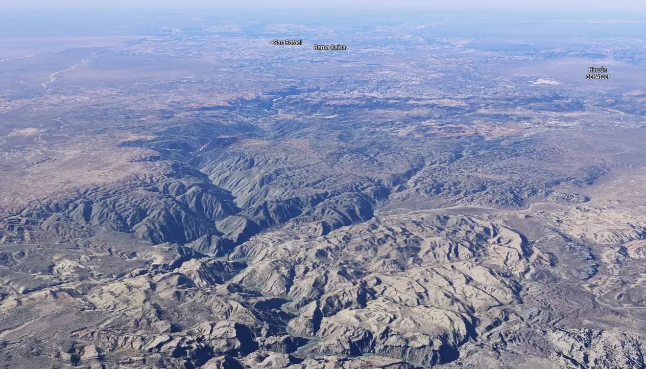 Camila and María Elsa expand the mining exploration map of Southern Mendoza