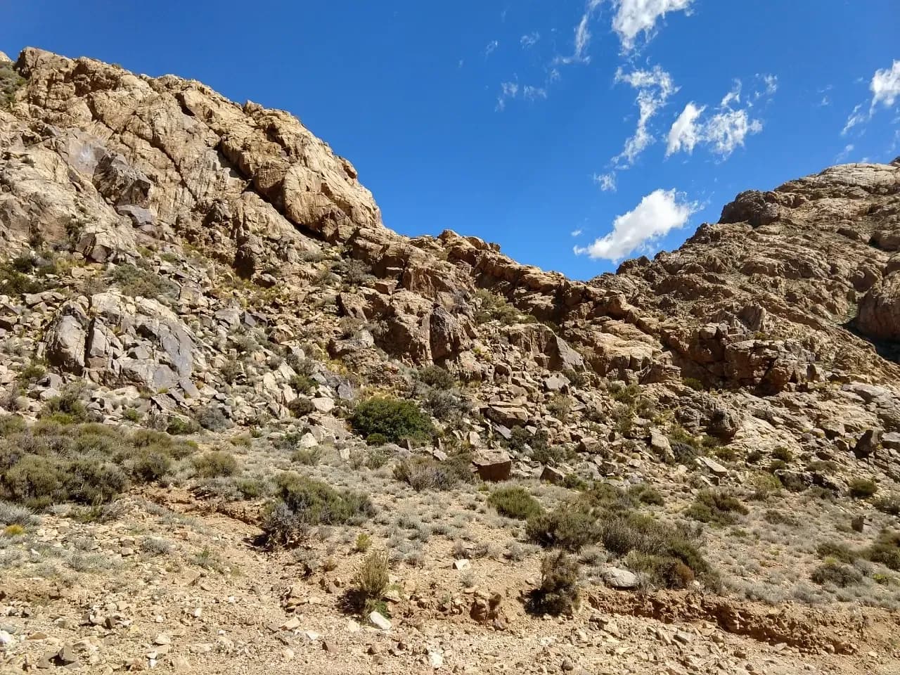 Imagen ilustrativa para la noticia: NewPeak: Objetivo de iniciar campaña de perforación en Las Opeñas en 2026 | Panorama Minero