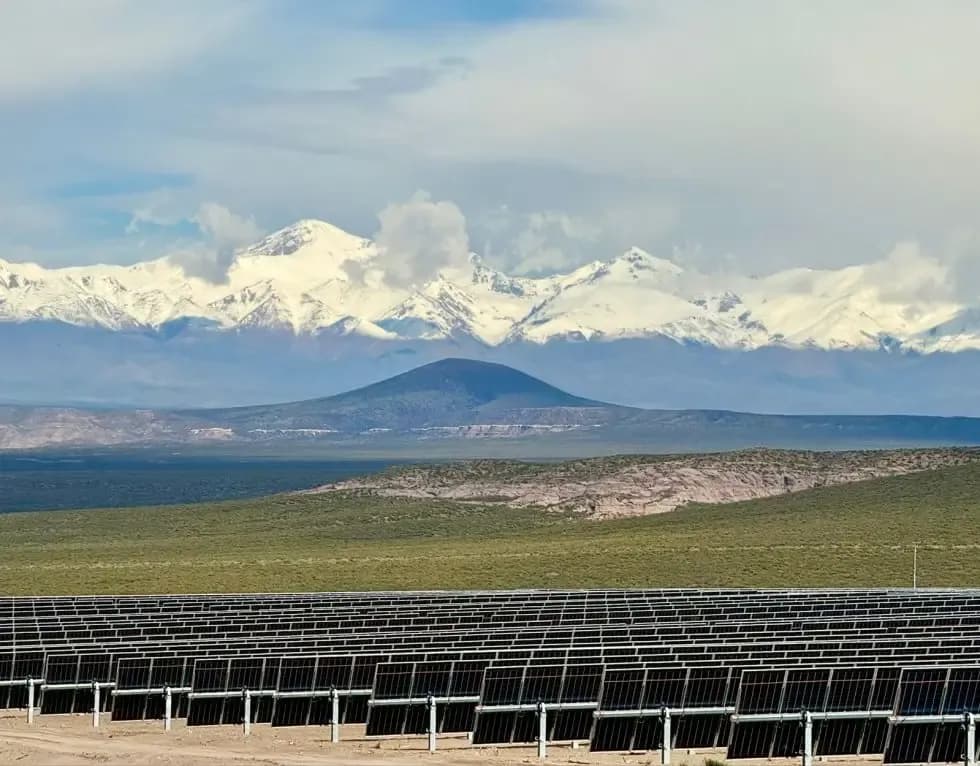Imagen ilustrativa para la noticia: Mendoza acelera su expansión solar con foco en minería, industria y nuevos consumos eléctricos | Panorama Minero