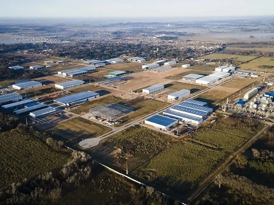 Illustrative image for the news: Fire in Ezeiza: Larocca Minería Among the Companies Affected by the Explosion | Panorama Minero