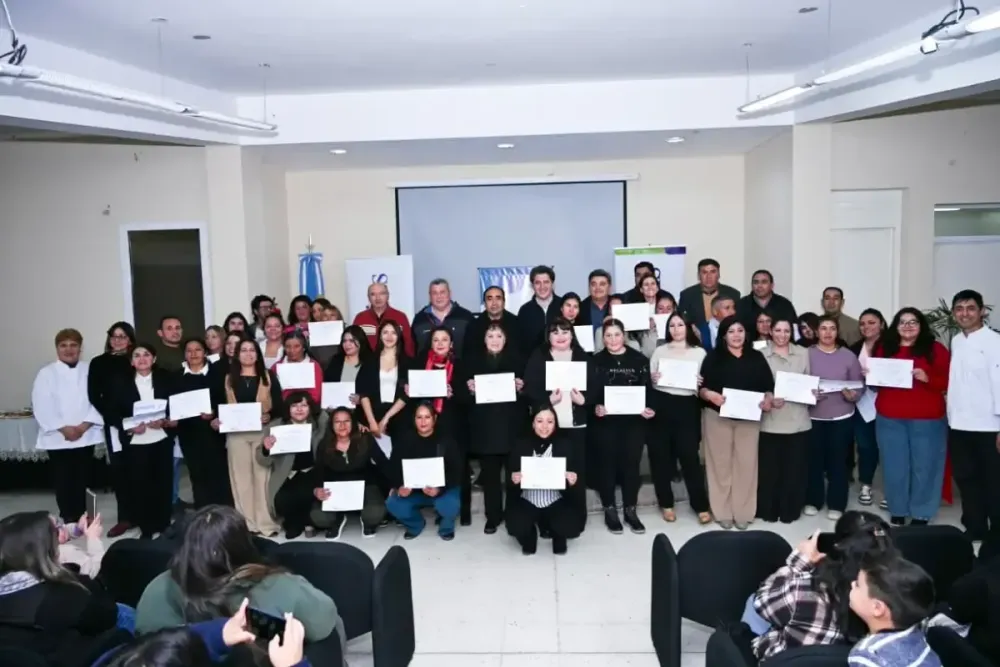 Imagen ilustrativa para la noticia: San Juan: La Escuela de Cocina Cookins entregó certificados a nuevos egresados en Iglesia | Panorama Minero