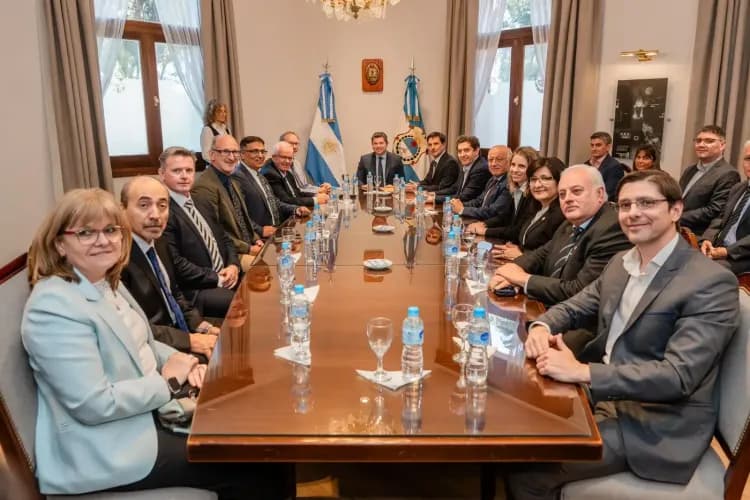 Illustrative image for the news: A Bet for Mining Education: Curtin University Signs MOUs with San Juan Province | Panorama Minero