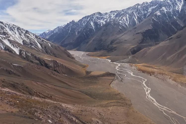 Imagen ilustrativa para la noticia: Control del agua y costos de entrada: el RUM pone a prueba la minería en Mendoza | Panorama Minero