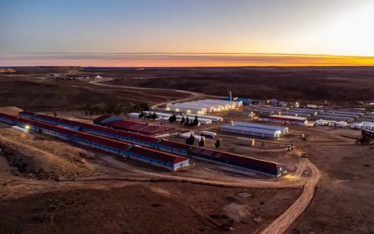 Imagen ilustrativa para la noticia: Cerro Vanguardia: La producción trimestral de oro se mantuvo prácticamente sin cambios interanuales | Panorama Minero