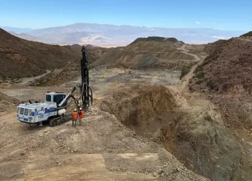 Imagen ilustrativa para la noticia: Casposo: Austral Gold anunció la firma de dos contratos de servicios mineros con proveedores de San Juan | Panorama Minero