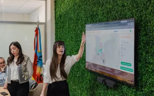 Imagen ilustrativa para la noticia: CAMYEN pone a disposición pública datos mineros a través de plataforma geológica interactiva
