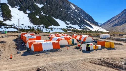 Imagen ilustrativa para la noticia: Los Azules reactivó el campamento Candadito y retomó trabajos de infraestructura