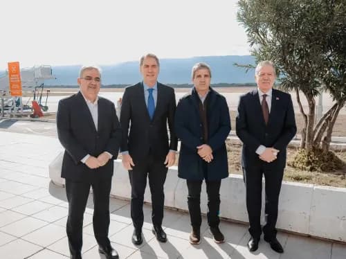 Imagen ilustrativa para la noticia: Caputo anticipó que en las próximas semanas estará listo el RIGI para el proyecto MARA | Panorama Minero