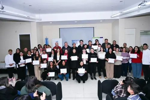 Imagen ilustrativa para la noticia: San Juan: La Escuela de Cocina Cookins entregó certificados a nuevos egresados en Iglesia | Panorama Minero