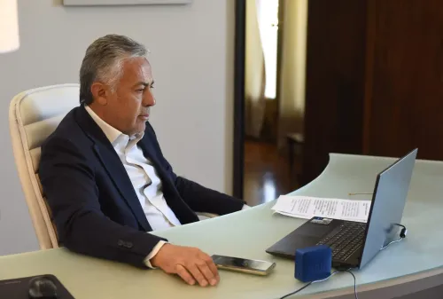 Imagen ilustrativa para la noticia: Alfredo Cornejo: “El desafío es demostrar que los controles pueden funcionar” | Panorama Minero