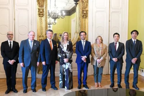 Imagen ilustrativa para la noticia: Hitachi analiza su desembarco en Argentina para 2026 y prepara un rebranding global | Panorama Minero