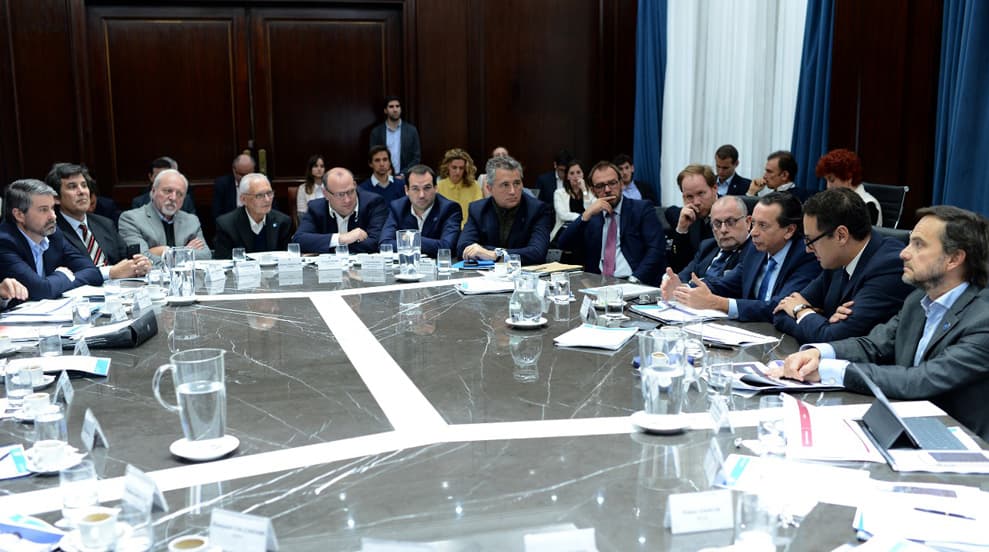 Imagen ilustrativa para la noticia: El ministro de Producción llamó a cámaras empresarias a “consensuar una estrategia que potencie el dinamismo exportador” | Panorama Minero