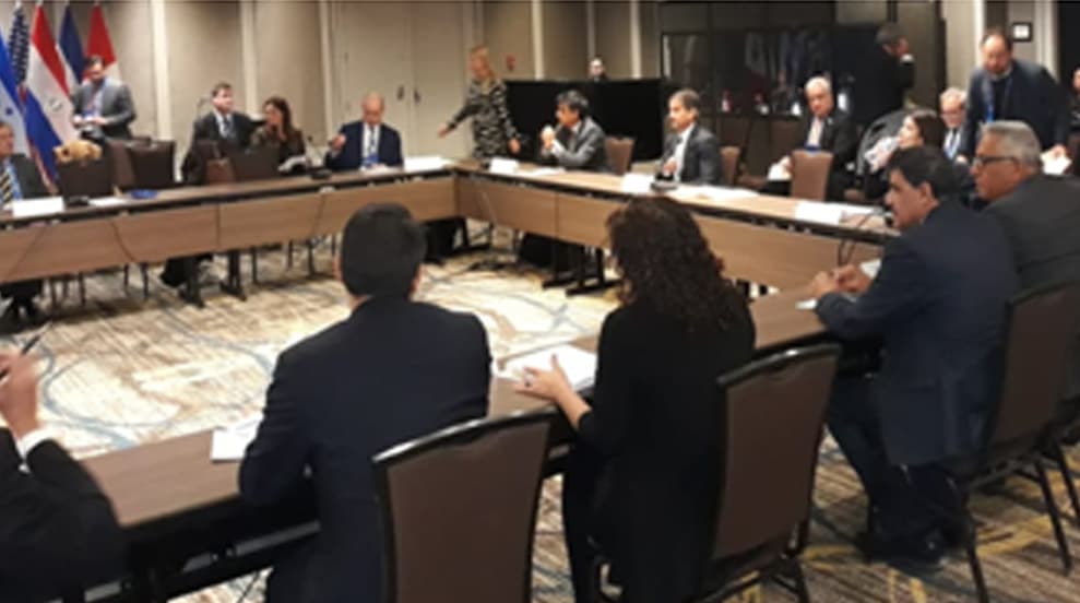 Imagen ilustrativa para la noticia: En el marco del PDAC, CAEM reforzó su compromiso con el programa “Hacia una Minería Sustentable” | Panorama Minero