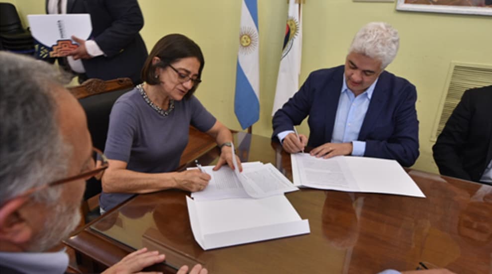 En Catamarca, Lucía Corpacci firmó contratos por áreas mineras y se reunió con representantes de Lundin