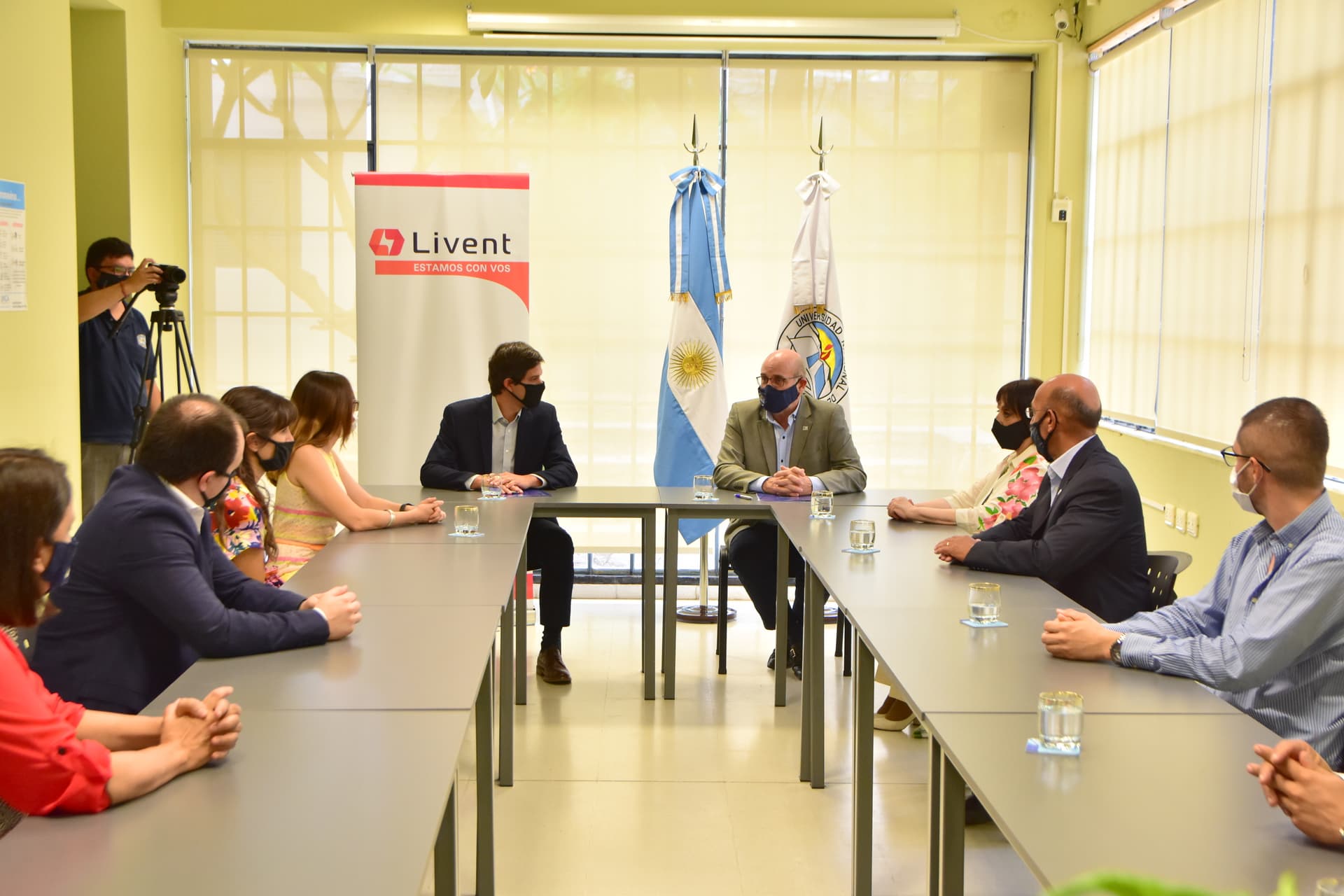 La Universidad Nacional de Catamarca y Livent firmaron un acuerdo por el Programa de Becas para jóvenes de Antofagasta de la Sierra y el Oeste de Catamarca